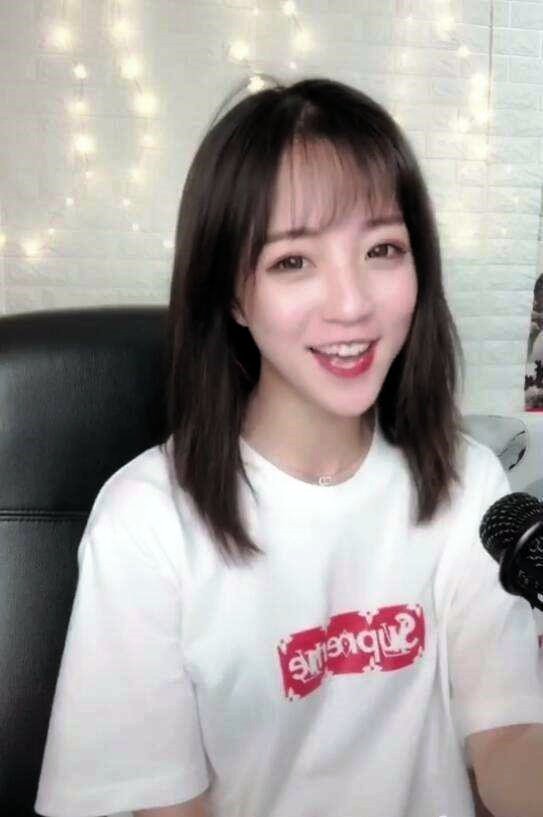 西瓜妹抖音一夜爆红,素颜亮相,网友大哭又上当