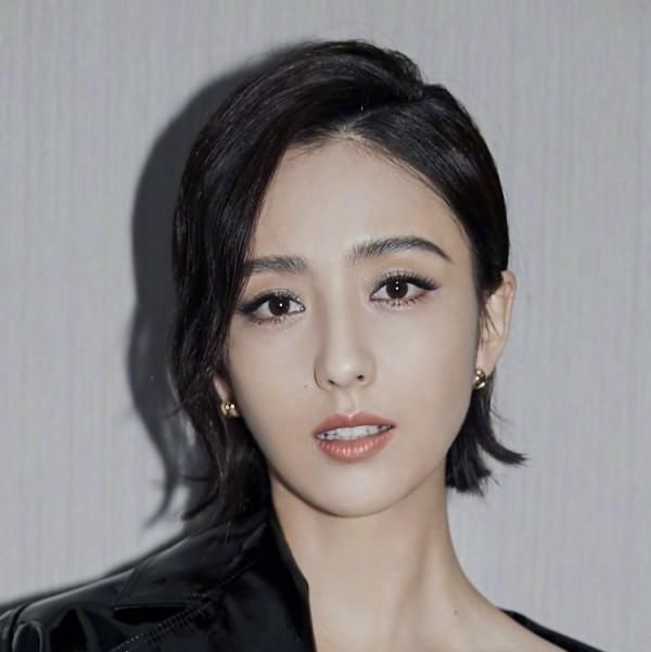 同一款露耳短发,宋茜和赵丽颖却美得完全不同