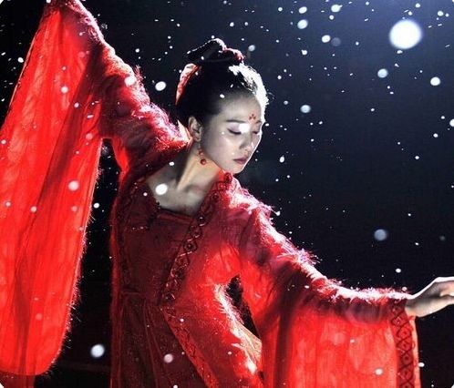 四张古装红衣美人翩翩起舞图,董璇太惊艳,刘诗