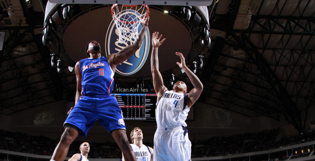 小乔丹NBA生涯总计30场比赛单场篮板20+，2015年2月9日对小牛抢到了27个篮板创生涯新高。
