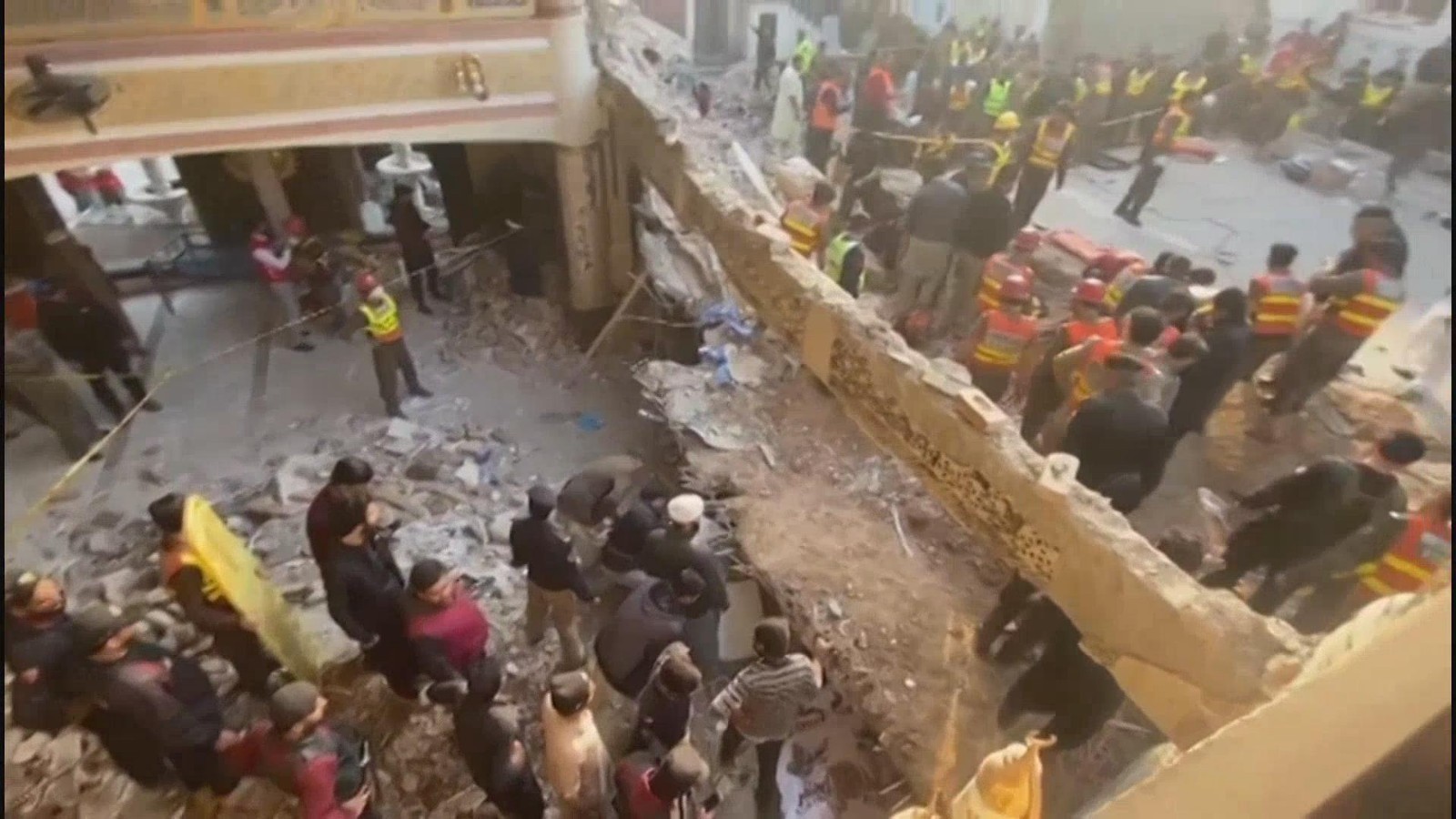 巴基斯坦西北部爆炸袭击死亡人数升至59人 巴基斯坦西北部爆炸袭击死亡人数升至59人