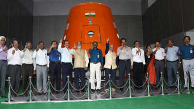 外媒:印度开始挑选10名航天员 载人飞船拟2021上天 外媒:印度开始挑选10名航天员 载人飞船拟2021上天