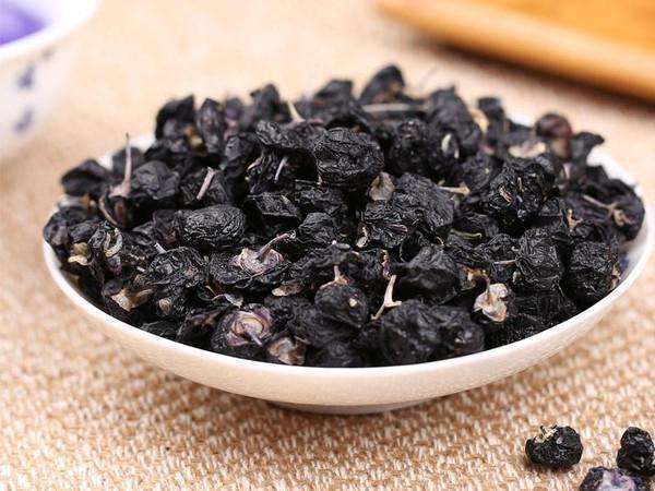 涨姿势了-黑枸杞泡酒的配方原来有这么多