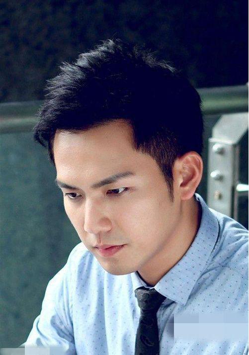 赵又廷吻戏啃杨幂好羞羞,而靳东和白百合拍吻