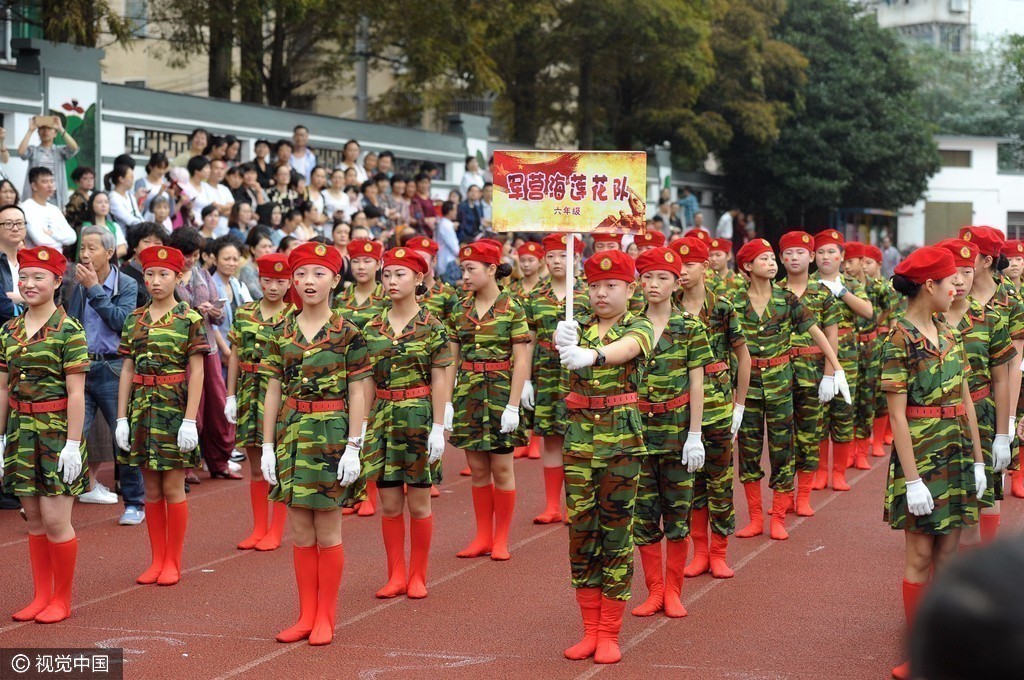 小学举办红色运动会 战场救护队吸睛