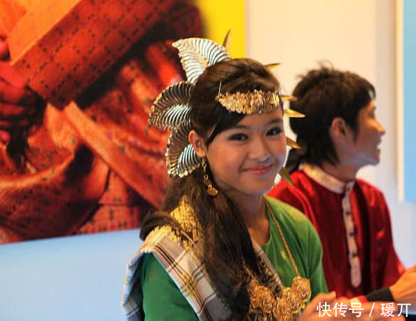 亚洲最富裕国家 上学就医免费 家家送别墅实行