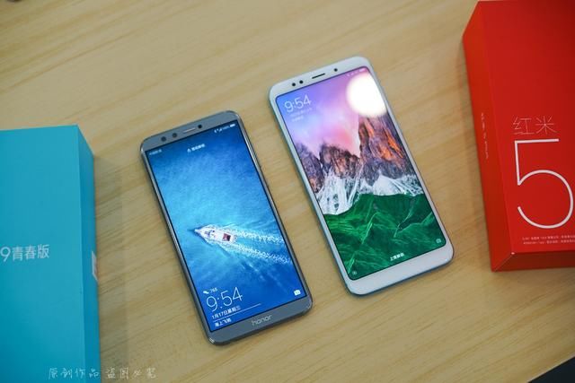 千元全面屏让美女喜爱老人征服,这两部小米与