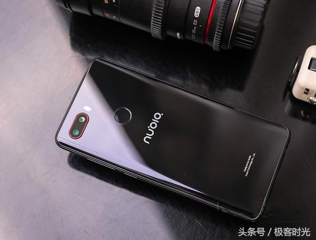 努比亚Z18 mini:全面屏三摄+骁龙660AIE+北斗