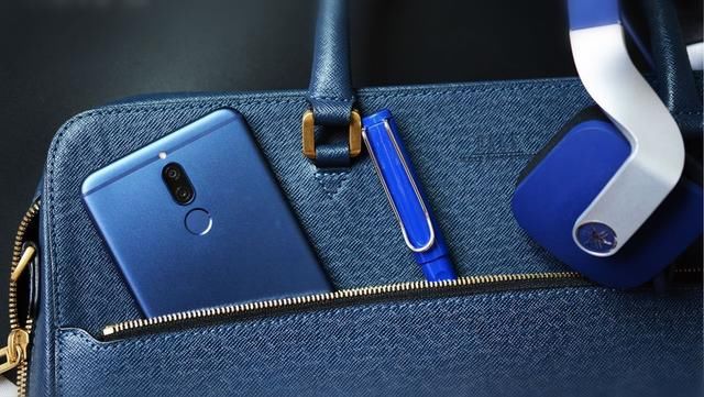 被忽视的华为手机,前后四摄+NFC仅需1210,堪