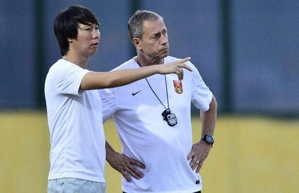 中甲豪门锁定冲超名额,把恒大当预备队用,新的