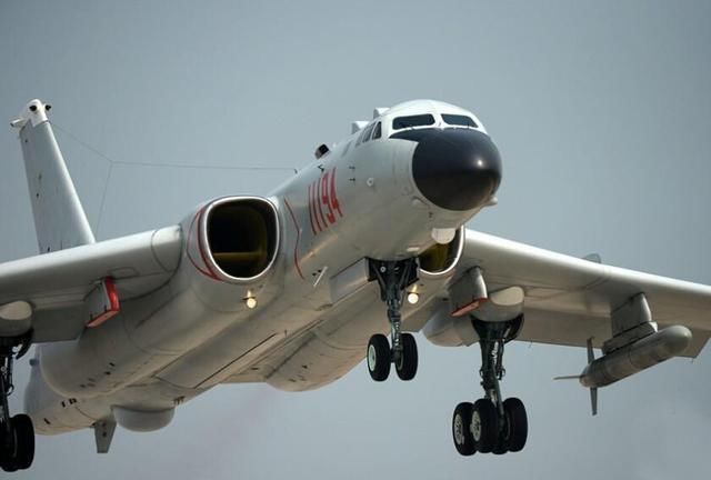 中国轰6飞临日本海,日本战机紧急升空,真相让