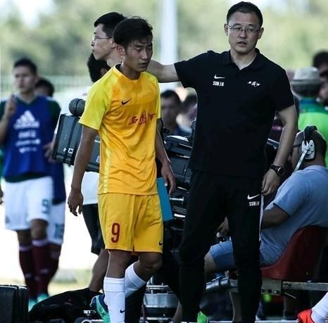 中国足球再创耻辱纪录,孙继海不该背锅,足协漠