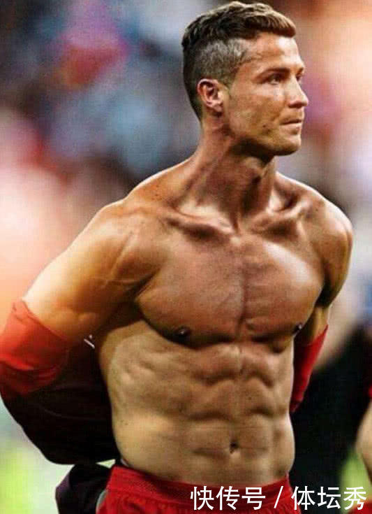 别说是对比C罗的身材了,国足就连朝鲜球员的身