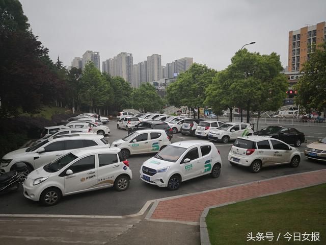 长沙公园周边共享汽车霸占公共停车位,谁来管
