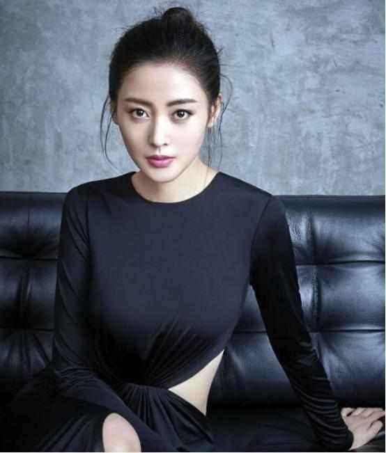 吕佳容直播做猪鼻子力证纯天然 张天爱也曾靠