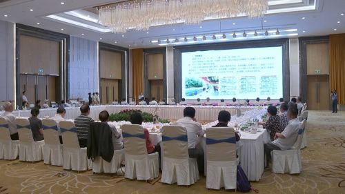 扬州市级老领导视察扬州经济社会发展情况,点