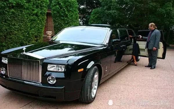 李嘉诚的座驾有多牛?劳斯莱斯直接被秒杀,香港