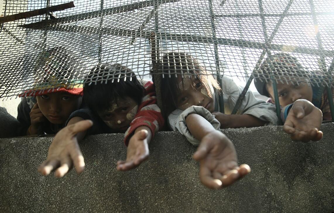 为避战乱涉水来华避难 缅北难民的离乡生活 为避战乱涉水来华避难 缅北难民的离乡生活