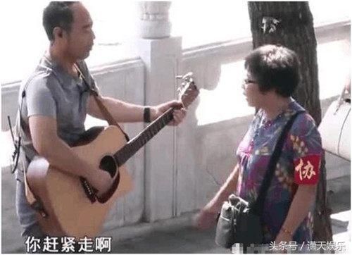 封杀后的旭日阳刚,吉他手年入7位数,主唱街边