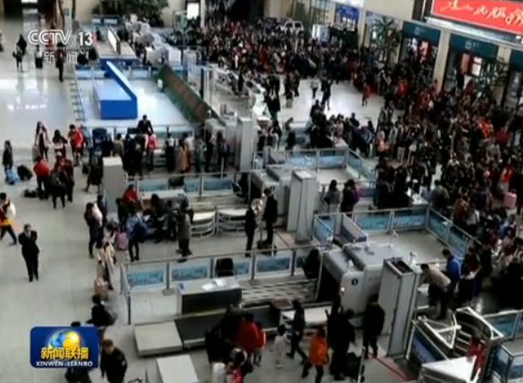 清明假期首日 各地迎来出行高峰 清明假期首日 各地迎来出行高峰