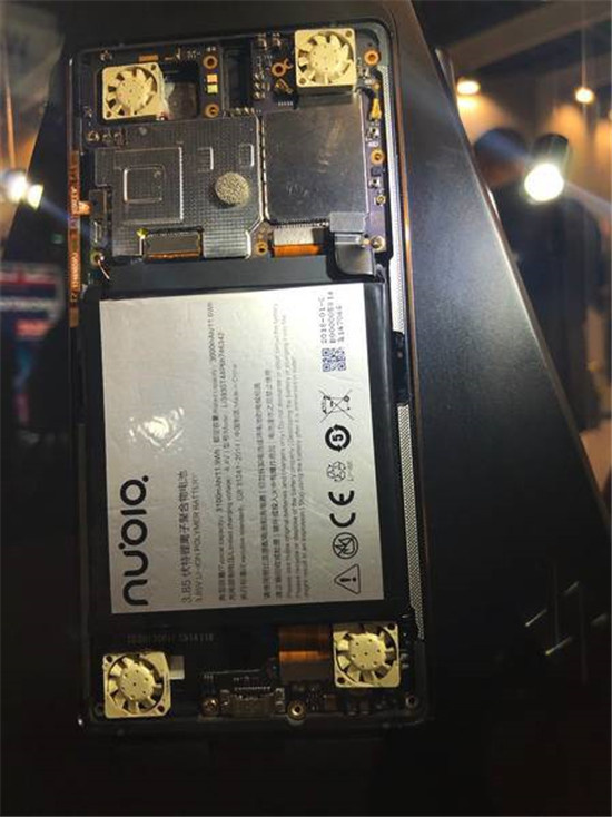 努比亚红魔手机来了 这配置电池能吃的消?