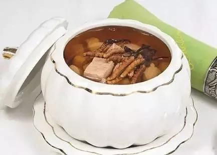 女性吃虫草有什么好处?冬虫夏草对女人的好处