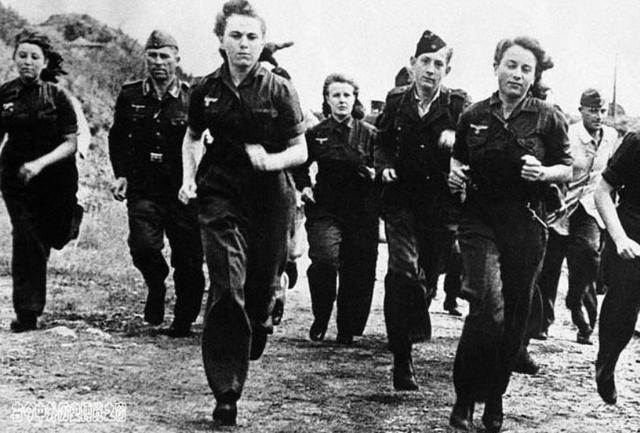 德国投降后，50万女兵为何一夜全部消失了？（组图）