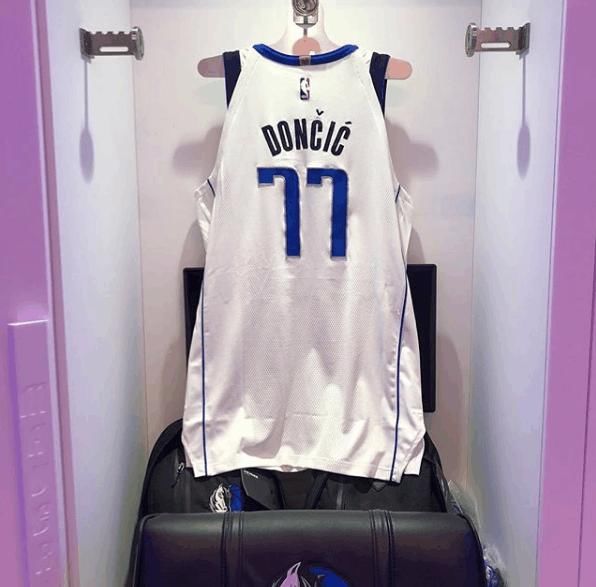 还说你不会中文?欧洲金童东契奇将穿77号球衣