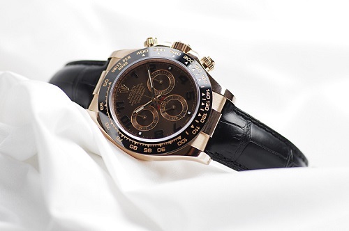 劳力士间金天行者蓝盘火了,黄金、白金价值颠