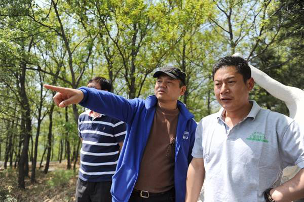 牛力周末驻扎老泉口 带着教授结对子