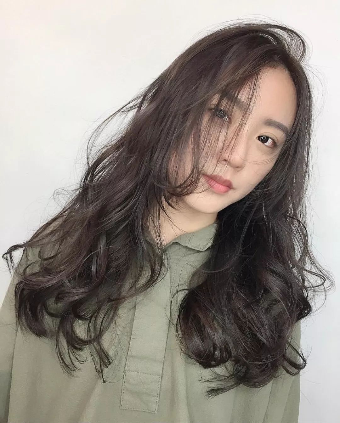 韩式烫发女中长图片