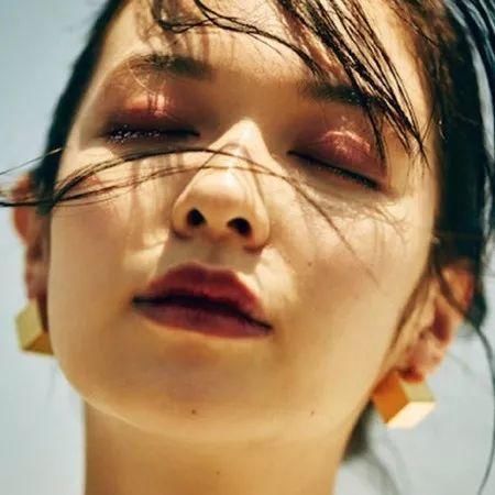 据说娱乐圈都开始流行赤茶妆!杨幂热巴周冬雨