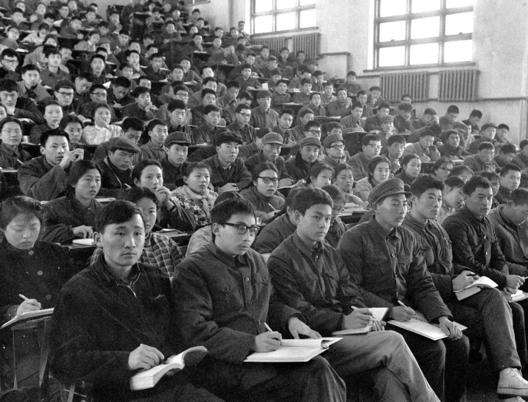 中国男人的斜挎包为什么这么丑?