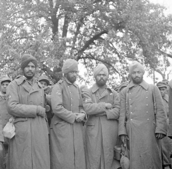 谁说法国人只会逃跑,一旦发飙也能成千上万地