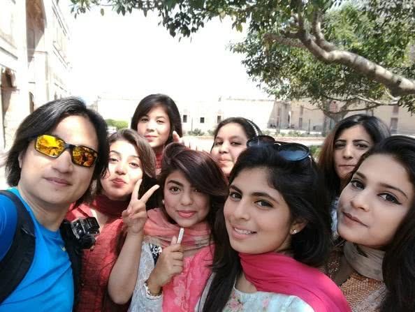 巴铁到底有多铁,看看巴基斯坦人对待中国人的