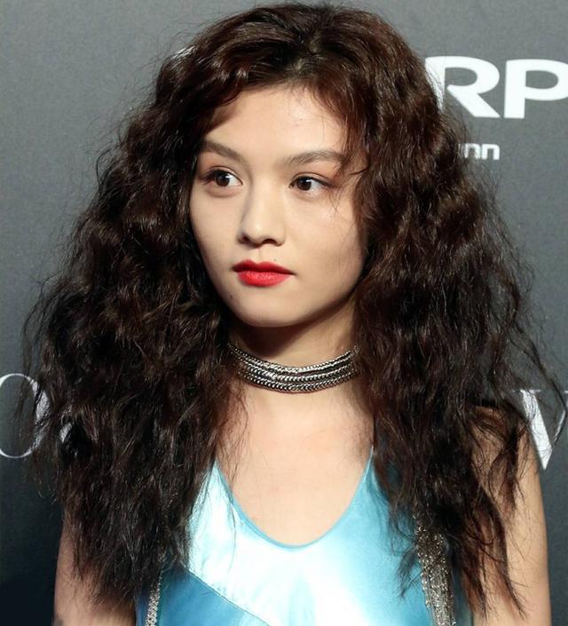 试了一下赵薇的编发,结果把自己美到了