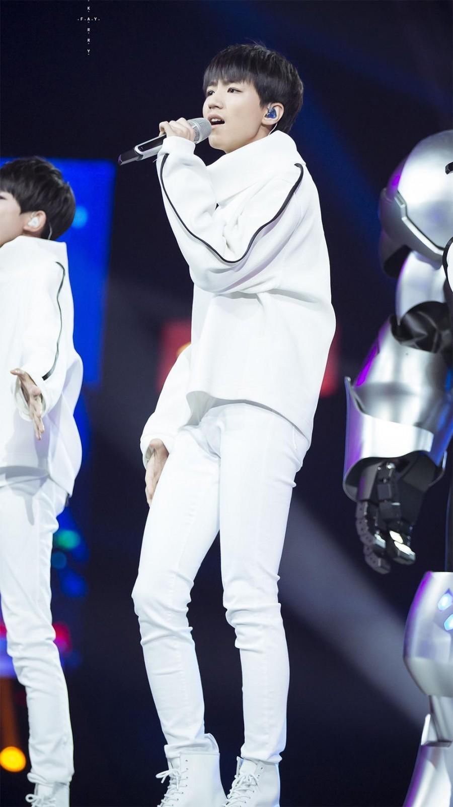 王俊凯霸气呼唤王大陆,却被喊小坏蛋,粉丝:你才