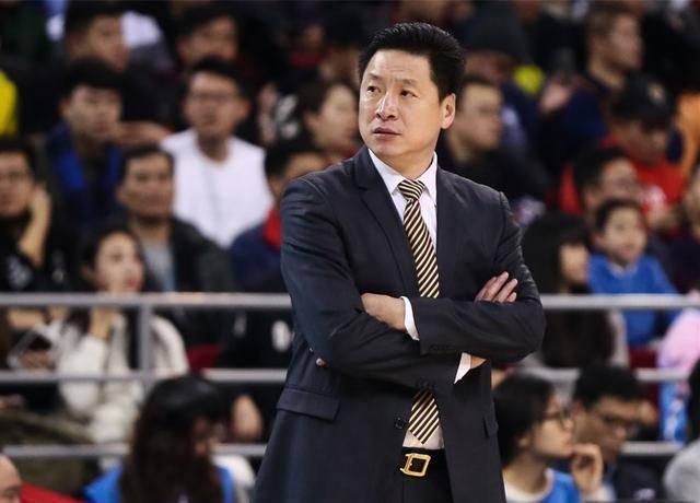 干扰球、4罚1掷、技术犯规、都没能挡住广厦