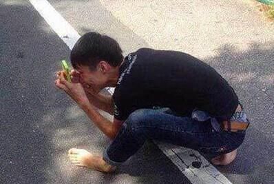 搞笑gif图片笑话段子:望着鼻青脸肿的老公,我怎