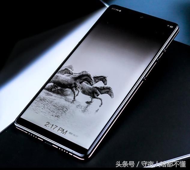 坚果R1 8+512GB版本彪悍来袭,这次挑战的不