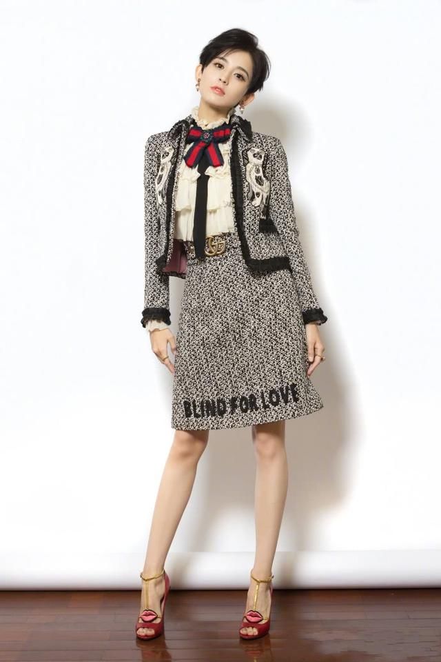 167景甜撞衫172古力娜扎,身高相差5cm,画面竟