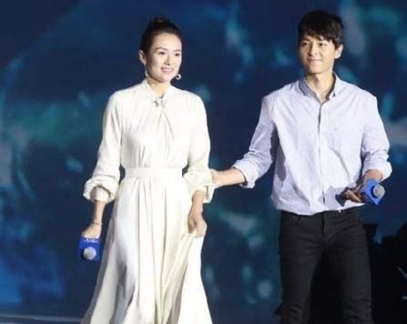 章子怡获邀参加宋慧乔、宋仲基婚礼,晒三人罕