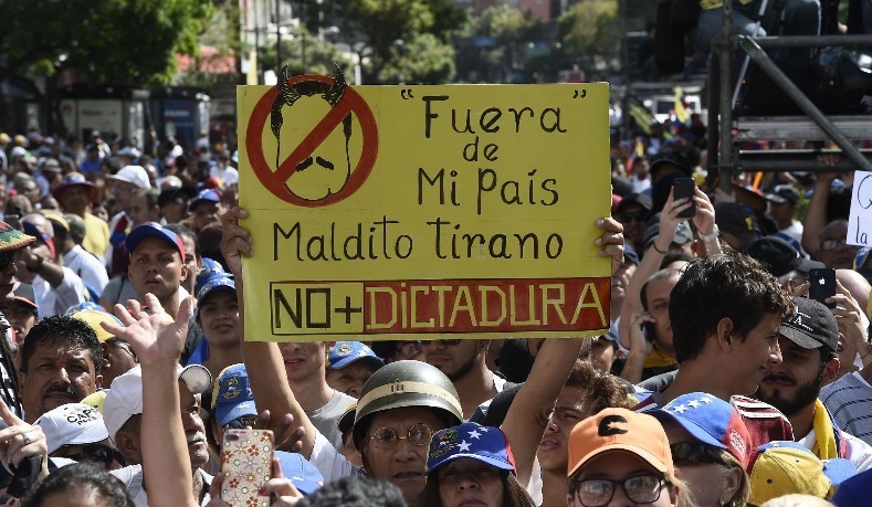 委内瑞拉民众集会 要求政府接受美国援助