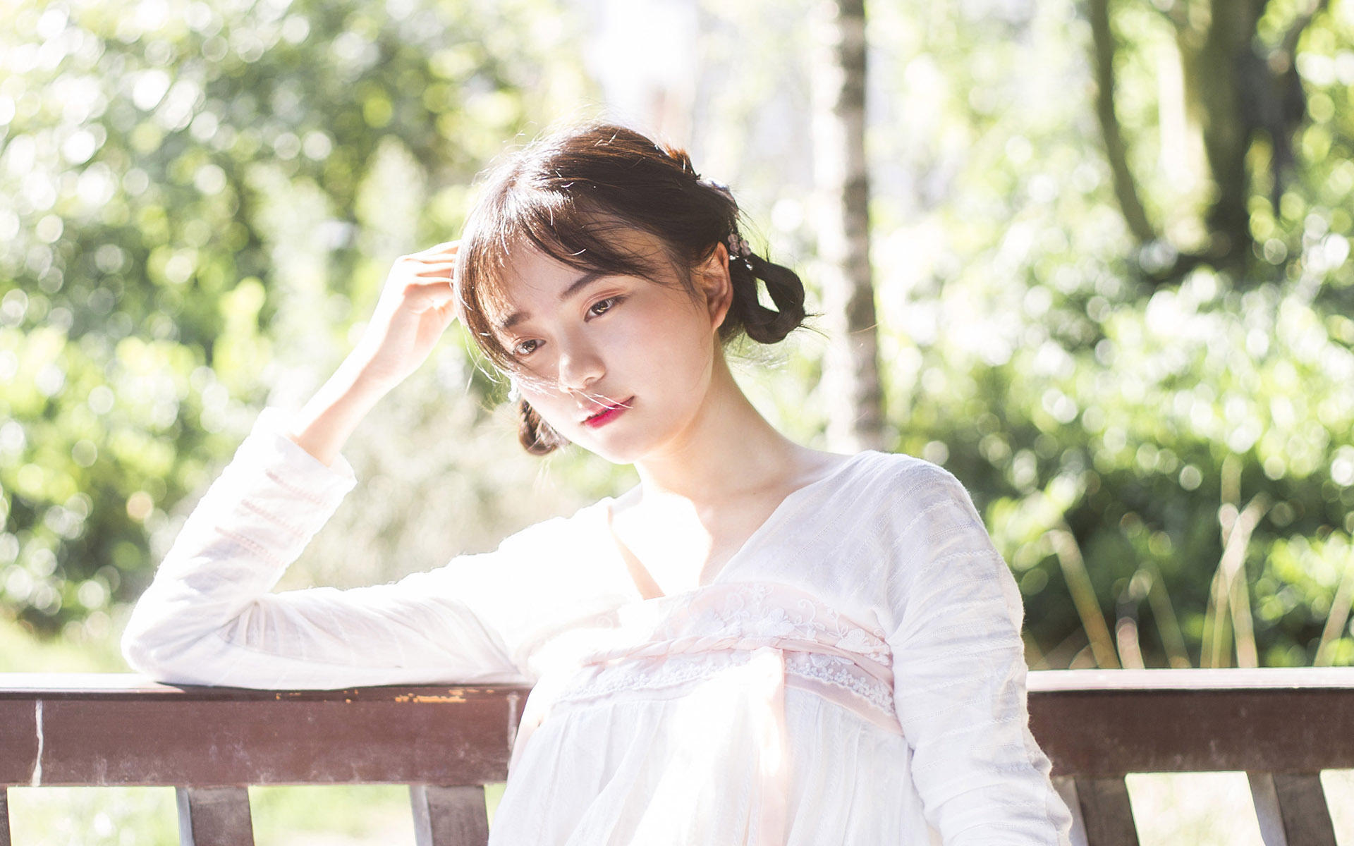 读睡精选古诗词 熏风解愠眼眉柔,暮色倾辉上小