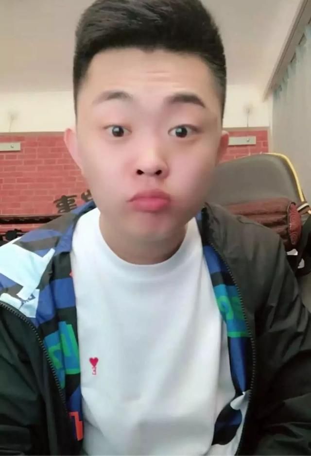 仙洋安然无恙看电影-巴扎黑愤怒发文叫嚣山东