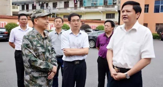 邵阳市委常委、市委秘书长李万千深入新邵县检