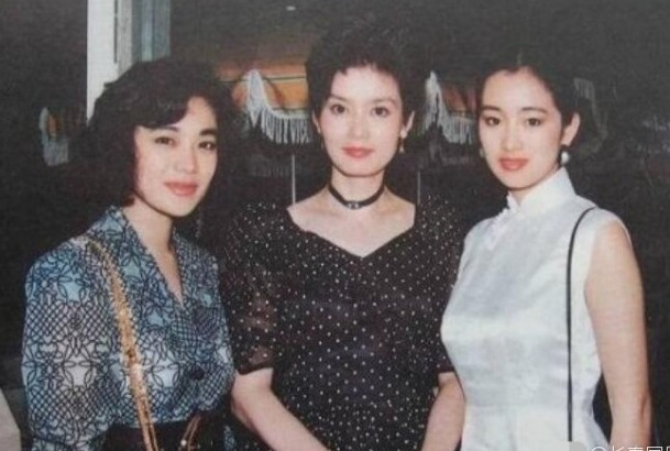 潘虹巩俐张艾嘉旧照曝光 没有P图的年代三位女神风采正盛 潘虹巩俐张艾嘉旧照曝光 没有P图的年代三位女神风采正盛