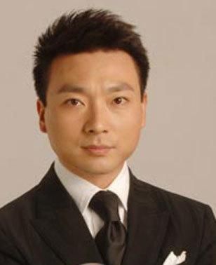 央视主持人一哥康辉的简历