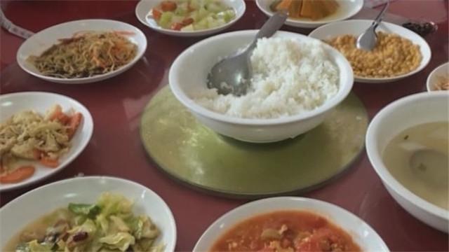 记者体验“零团费”旅游 苦不堪言