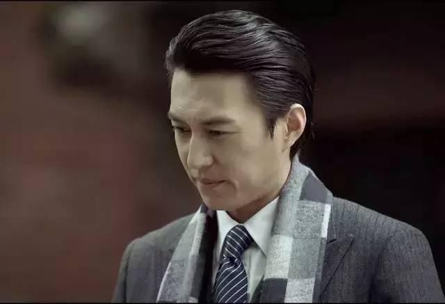 终于知道靳东为啥快40才红,年轻时的他瘦得麻